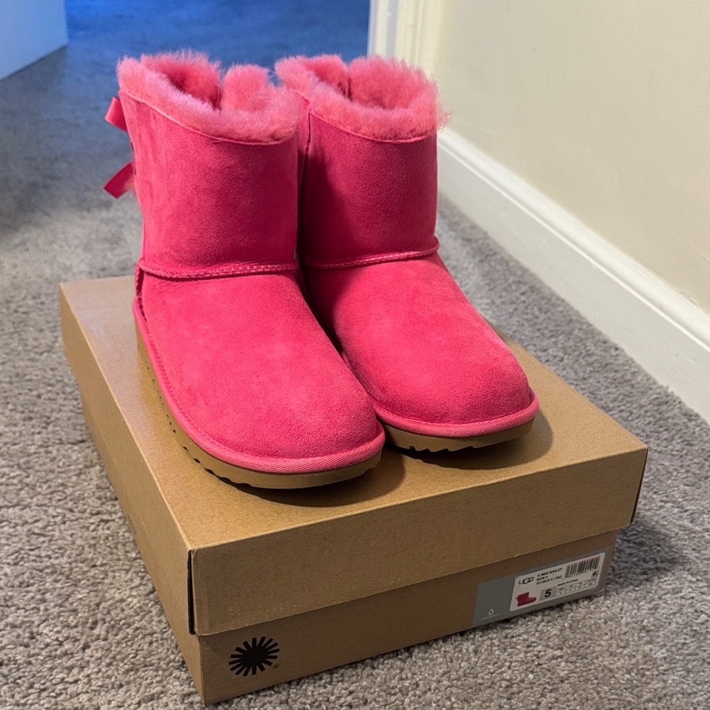 UGG Bailey Bow Boots in pink